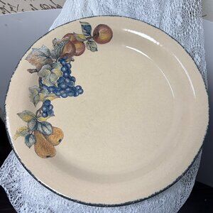 VINTAGE Dec 2001 Home & Garden Party Fruit Dinner Plate Stoneware Spongeware USA